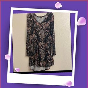 🌸🌺Popana A black tunic with floral design!!